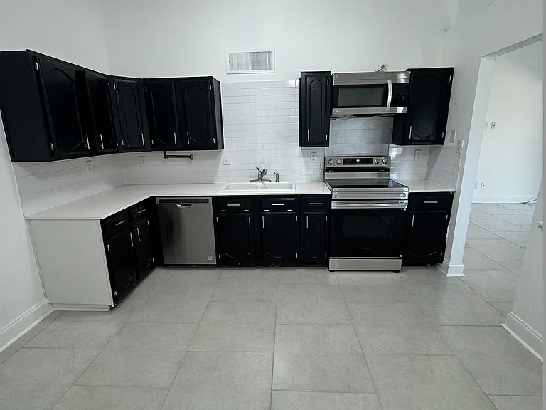 6012 Turner St — Photo 12