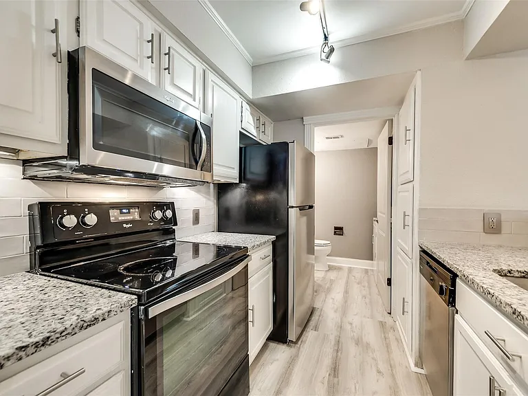 18240 Midway Rd #302 — Photo 10