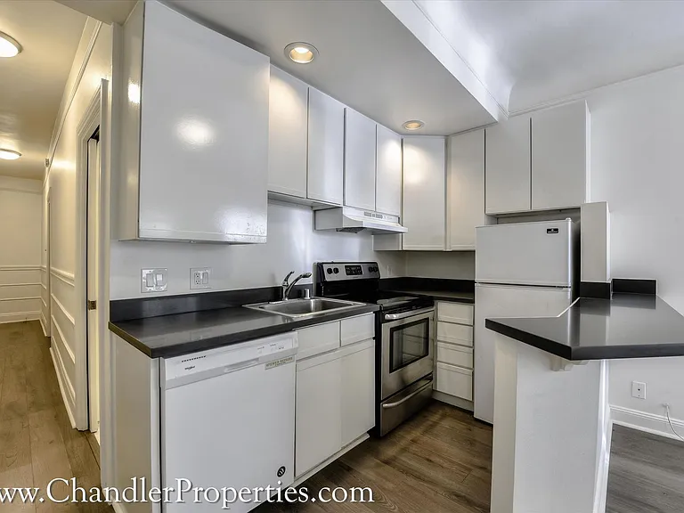 2429 Vallejo St — Photo 4