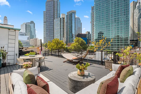 Sold by Keller Williams NYC | media 5