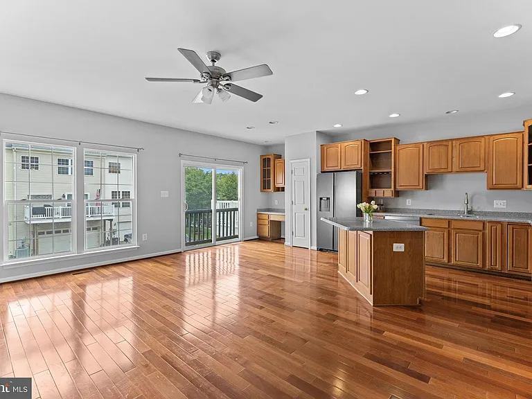 44253 Huron Ter — Photo 21