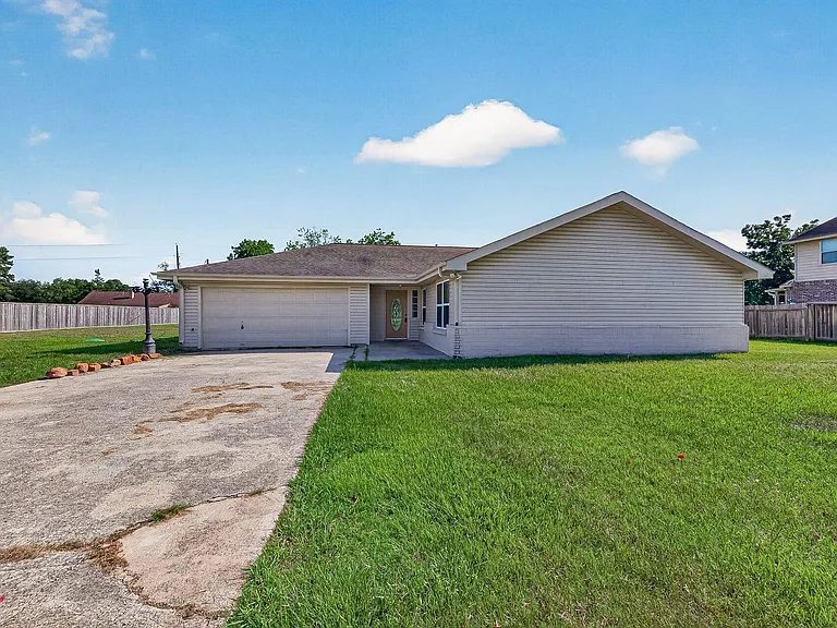 13310 Boudreaux Estates Dr — Photo 1