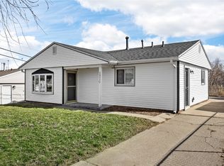 1211 16th St SW, Cedar Rapids, IA 52404