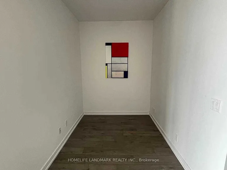 297 College St #Penthouse 3 — Photo 5