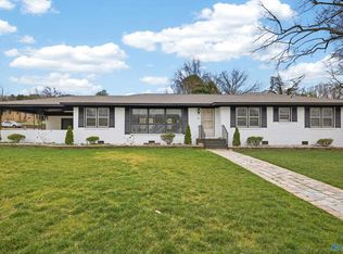 3901 W Crestview Dr NW, Huntsville, AL 35816