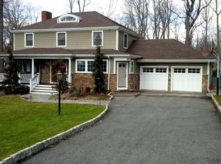 405 Eastwood Ct, Englewood, NJ 07631