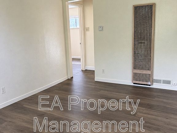 4th image of 2121 Gold Ave SE APT 12