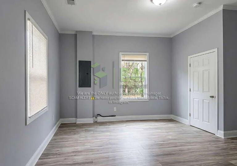 705 Barnesville St — Photo 8