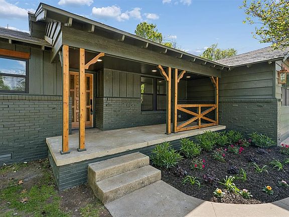 2nd image of 832 Oakbrook Dr
