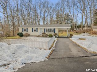 2 North Cobblers Court, East Lyme, CT 06357