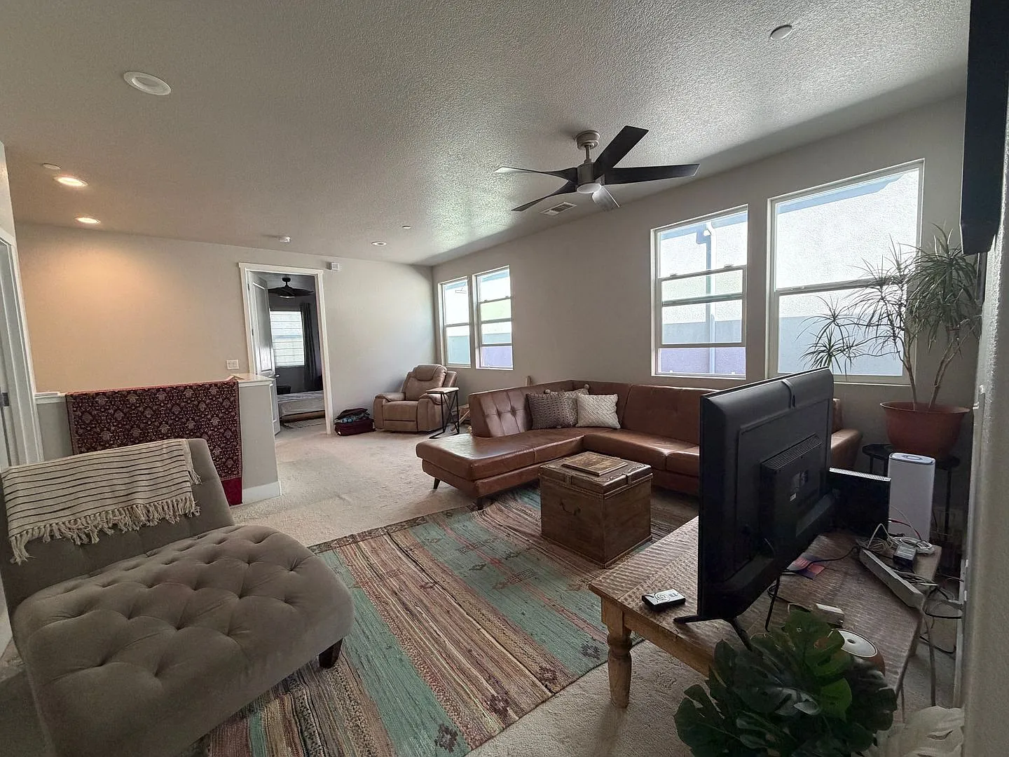 3285 Falcon Ct photo 1
