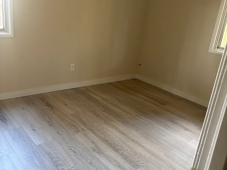 881 Lyndon St #3 — Photo 5