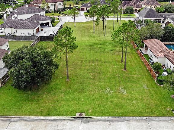 2nd image of 204 Monte Bello Dr