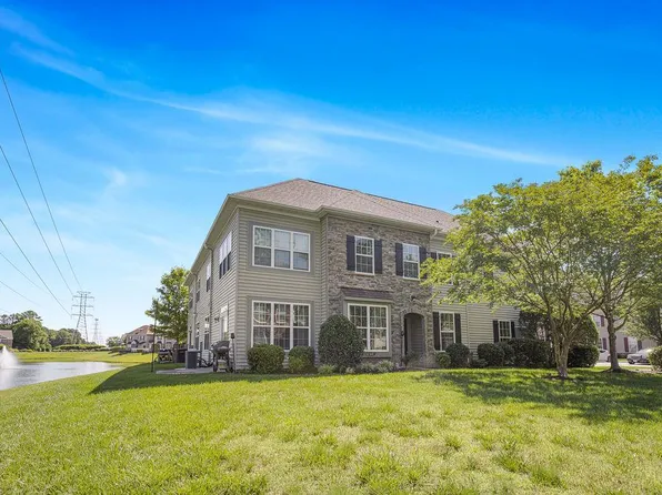 3101 Bridgewater Dr, Carrollton, VA 23314