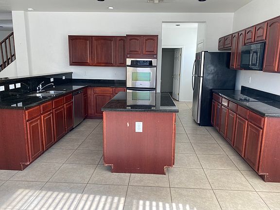3rd image of 45702 W Starlight Dr