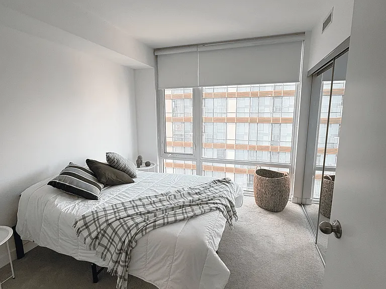 501 Yonge St #2205 — Photo 2