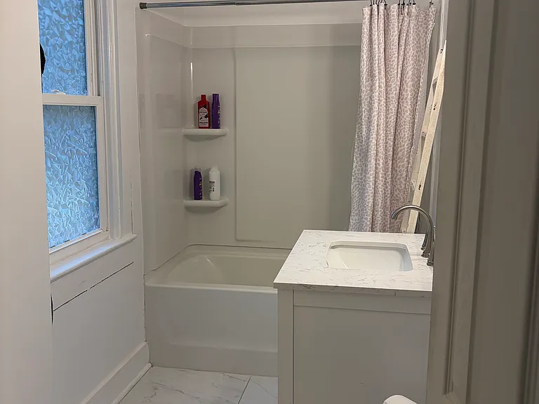 855 N May St — Photo 6