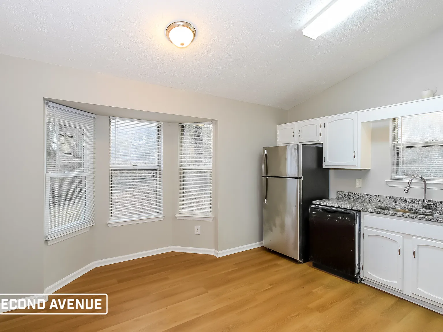 3 bed, 2.5 bath, 1803 sqft, $1,950 — Photo 4