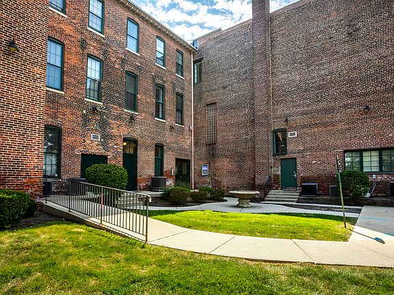 4th image of 970 Fort Wayne Ave APT 206