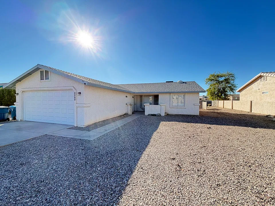 3273 Bluegrass Dr