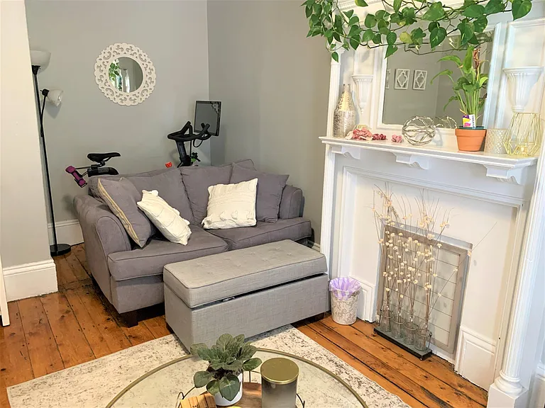 211 Athens St — Photo 2