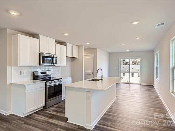 5th image of 1711 Wooten Way