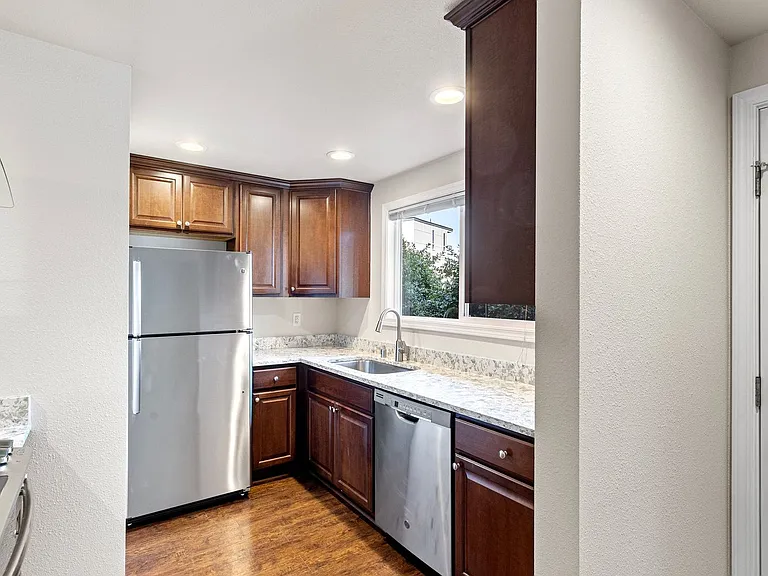 Bayshore Vista Apartments — Photo 6