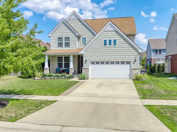 8066 Chestnut Dr, Westland, MI 48185
