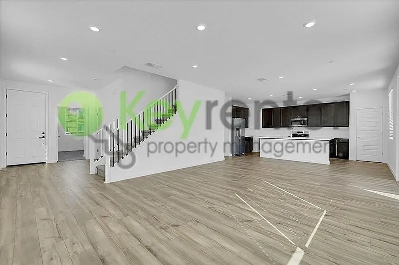5 bed, 3.0 bath, 2179 sqft, $3,150 — Photo 4