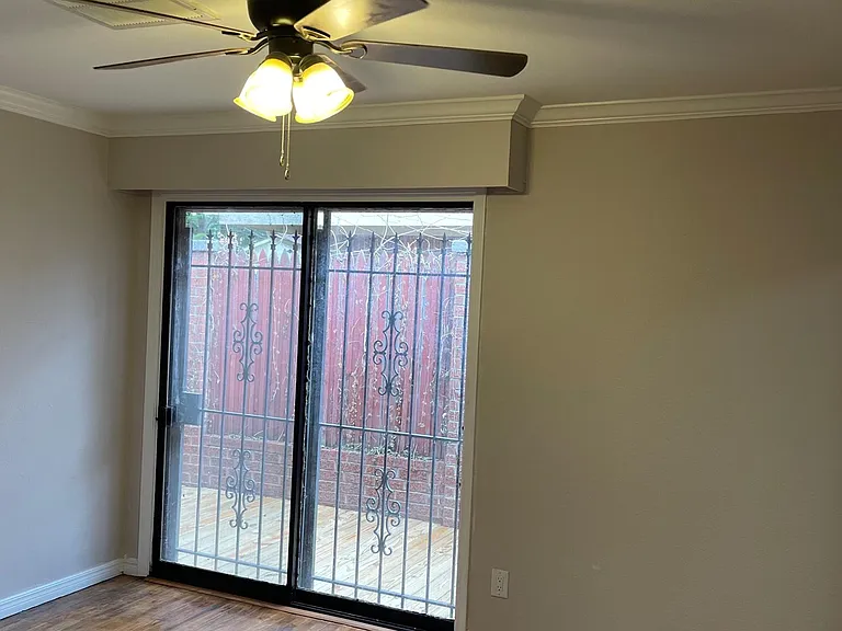 3611 Fleetwood Dr — Photo 24