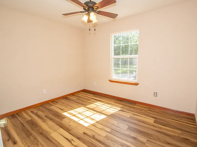 22039 Harlan Ln — Photo 6