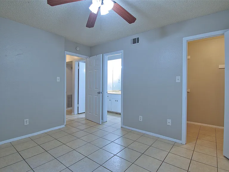 1707 Onion Creek Village Dr #A — Photo 11
