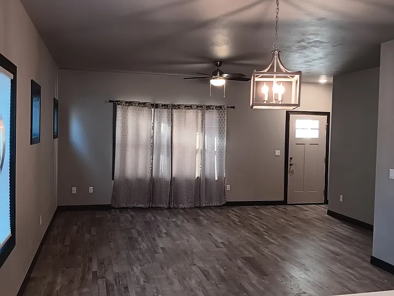 1227 S Greenwood Ave — Photo 13