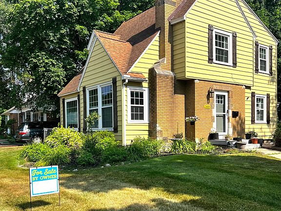 3rd image of 2400 Brooklyn Ave SE