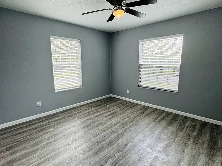 1 W Lutcher Ave #A — Photo 10