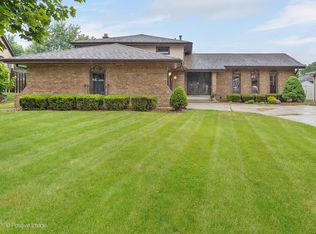 8305 Tower Rd, Willow Springs, IL 60480