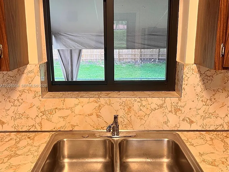 3240 SW 57th Ave — Photo 9