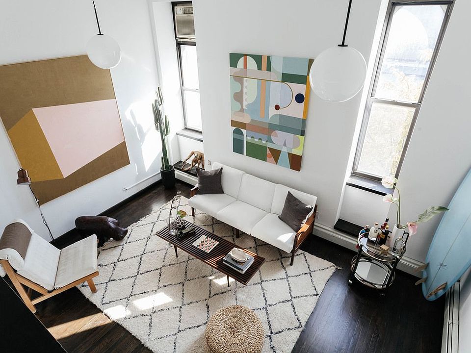 1st image of 300 E 4th St APT 4D