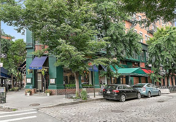 2nd image of 99 Bank St #5-0