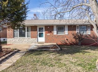 9855 Ione Ln, Saint Louis, MO 63123