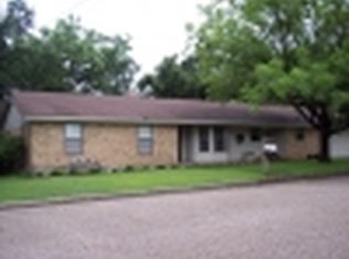 1910 White St, Clifton, TX 76634