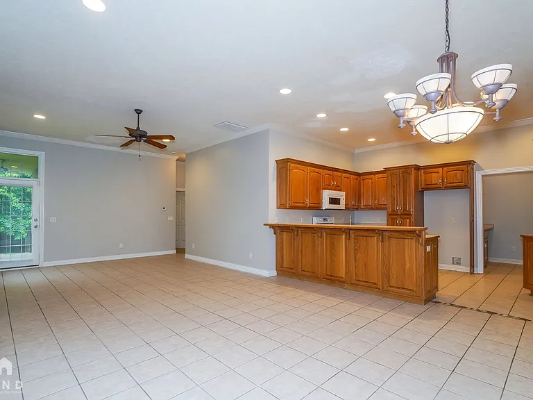 3253 Kickapoo Ave — Photo 7