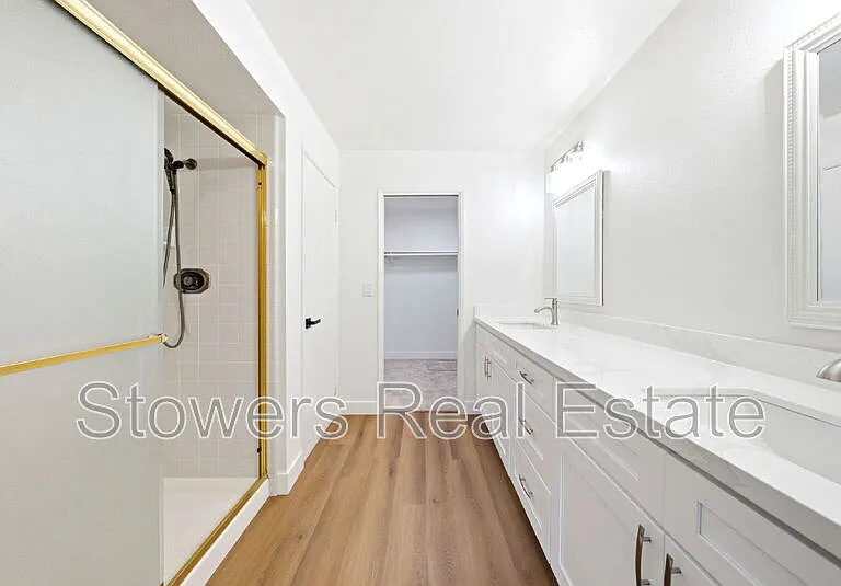 2033 Raphael Ct — Photo 32