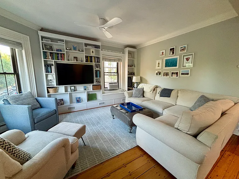 29 Monument Sq #4 — Photo 3