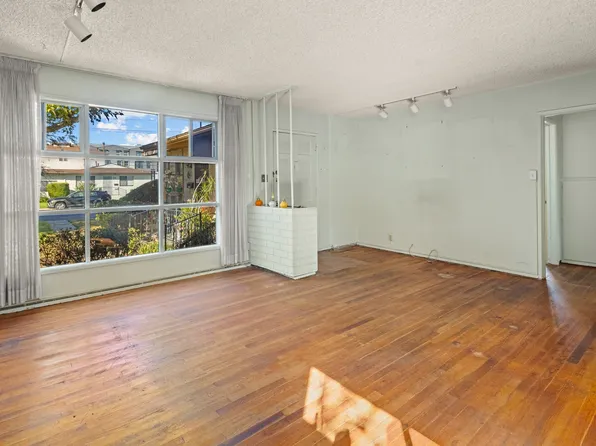 8330 Barnsley Ave, Los Angeles, CA 90045