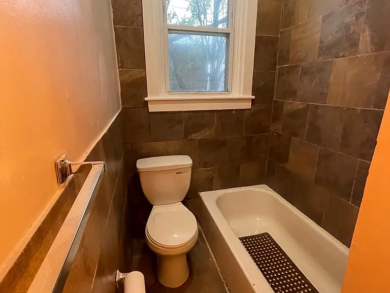 444 W Allen St #1 — Photo 5