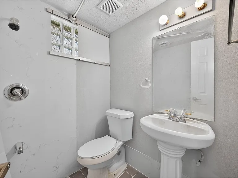 7711 Del Glen Ln — Photo 8