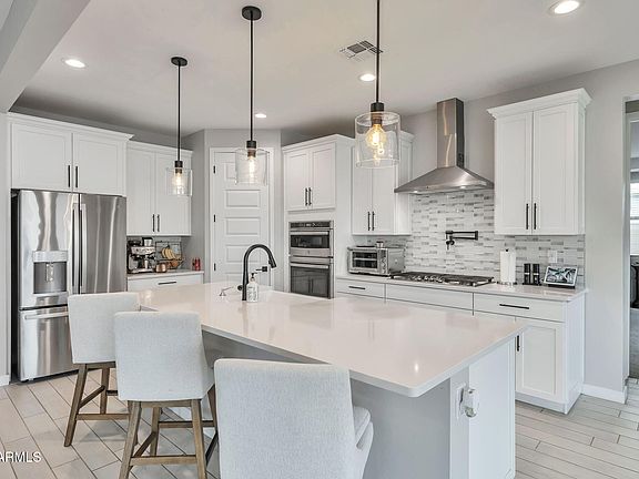 4th image of 7526 W JONES Avenue