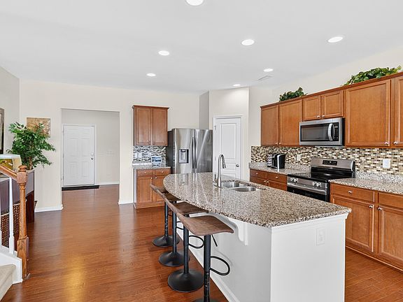 5th image of 8144 Hovingham Way