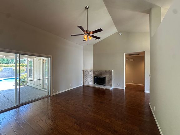 3rd image of 1103 Muirfield Dr